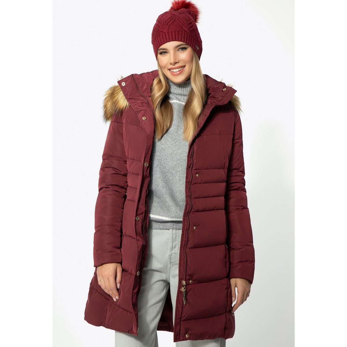 Gesteppte Daunenjacke mit Kunstfellkapuze