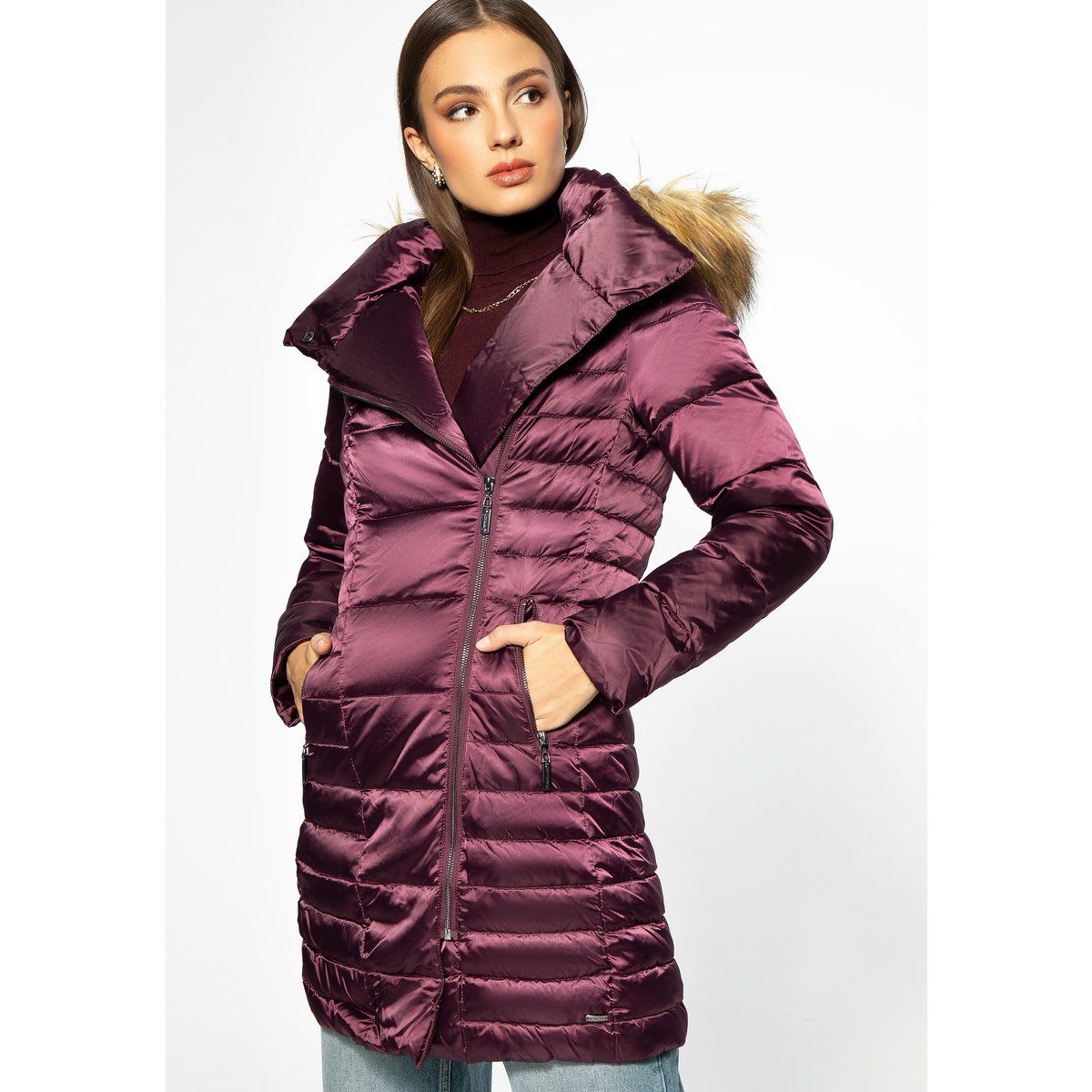 Gesteppte Daunenjacke mit asymmetrischem Verschluss