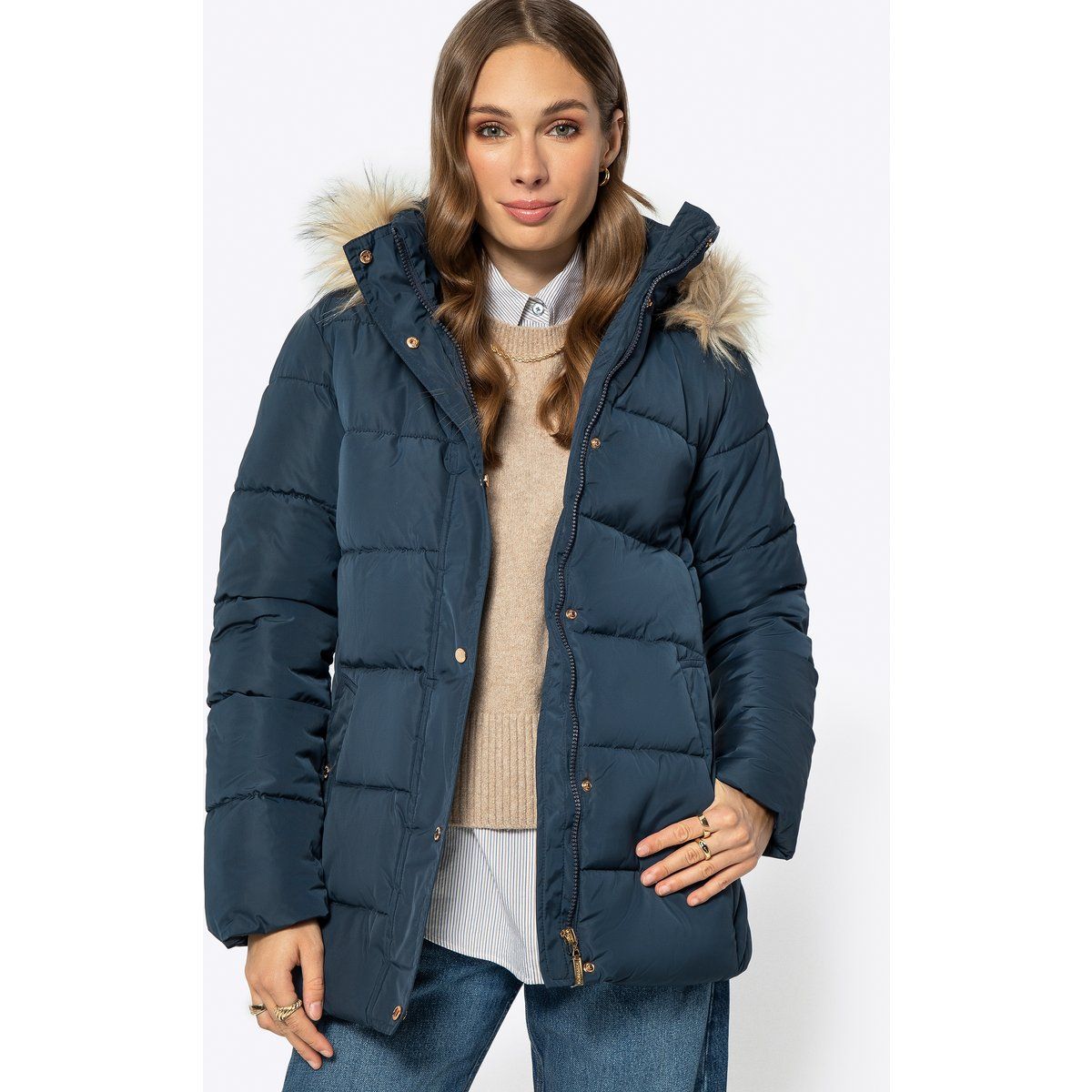 Elegante Steppjacke mit Pelzbesatz