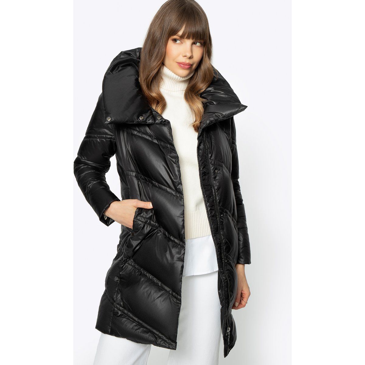 Gesteppte Daunenjacke mit hohem Kragen