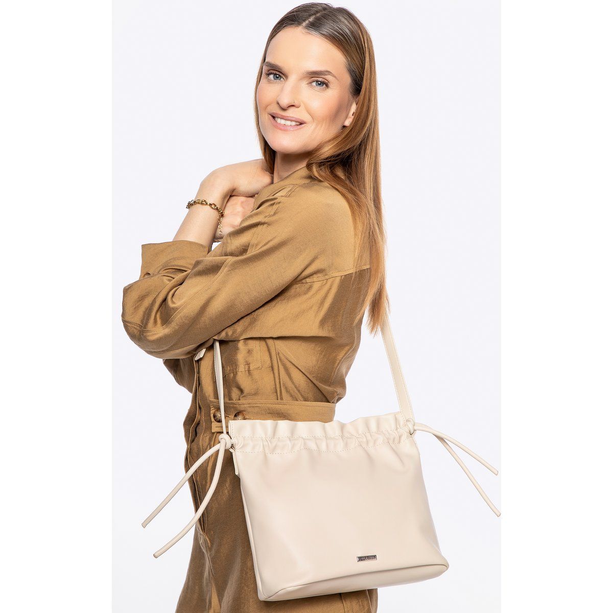 Crossbody-Tasche mit Tunnelzug und Zierbändern