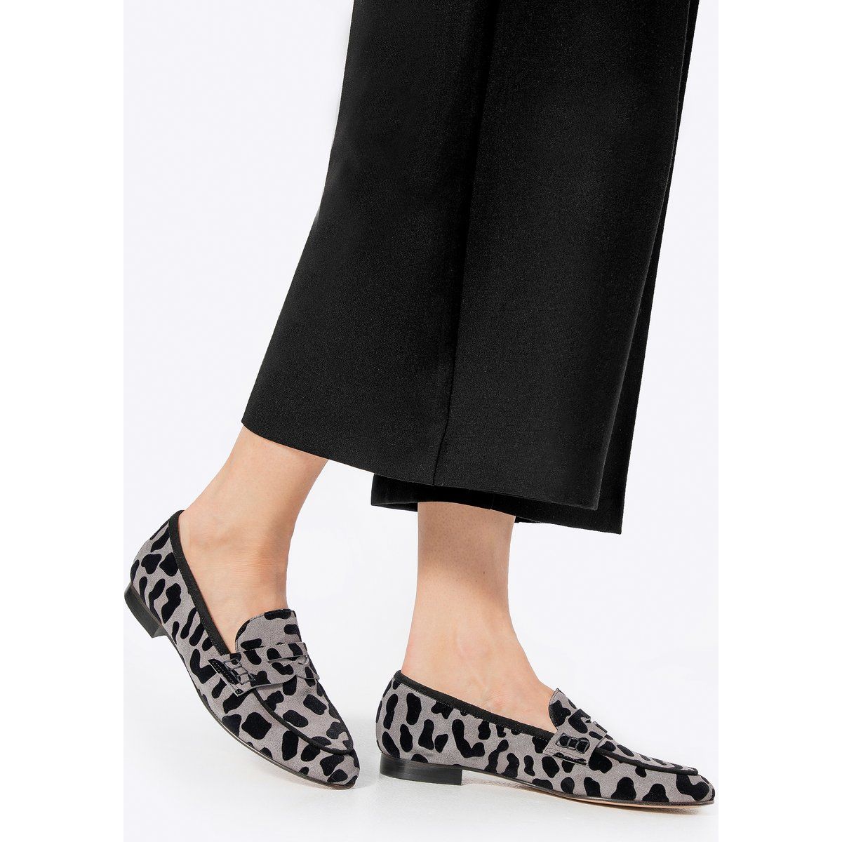 Mokassins mit Leopardenmuster