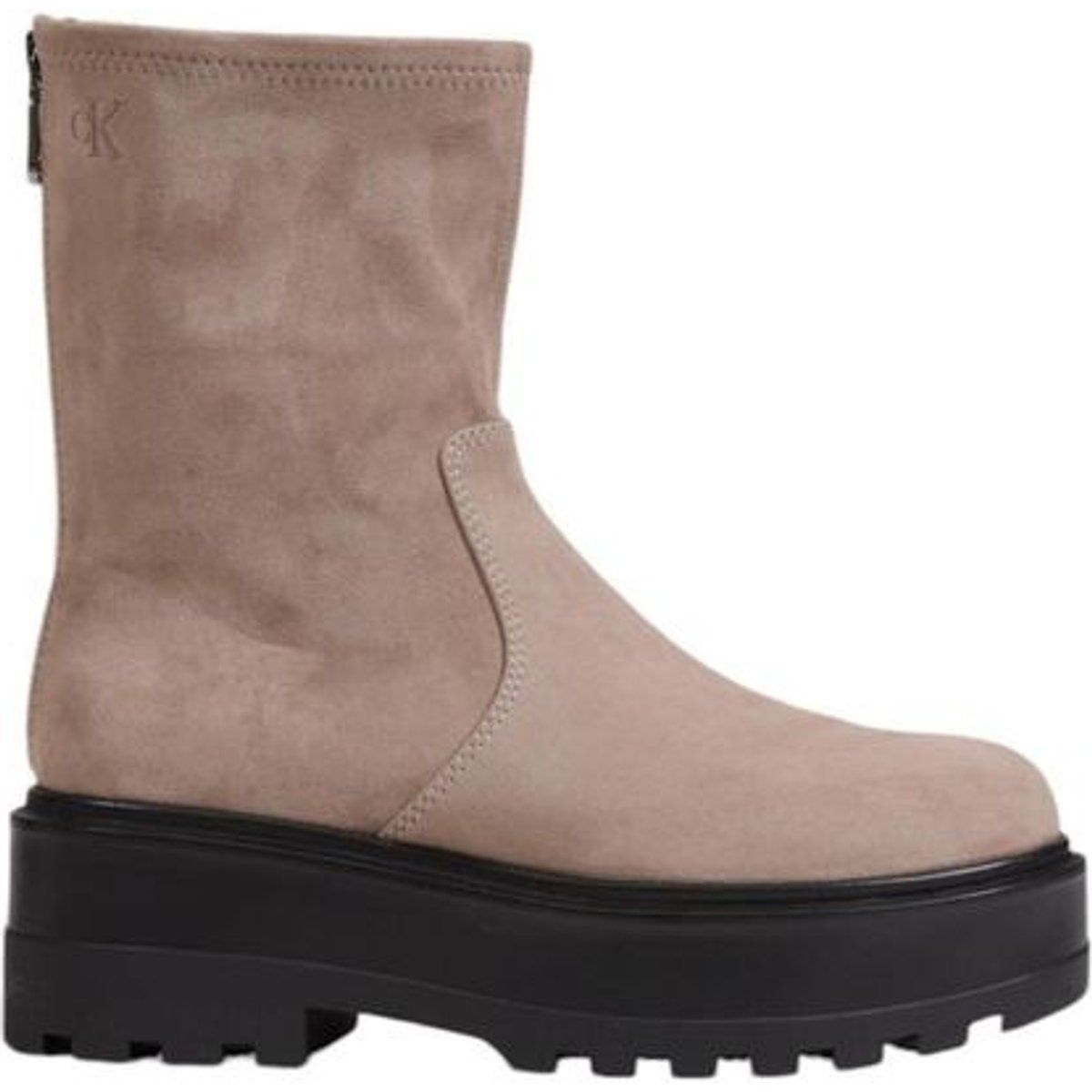 Markante Plateau-Stiefeletten aus Wildleder