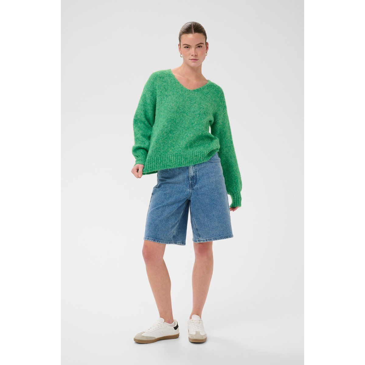 Weicher Strickpullover mit V-Ausschnitt