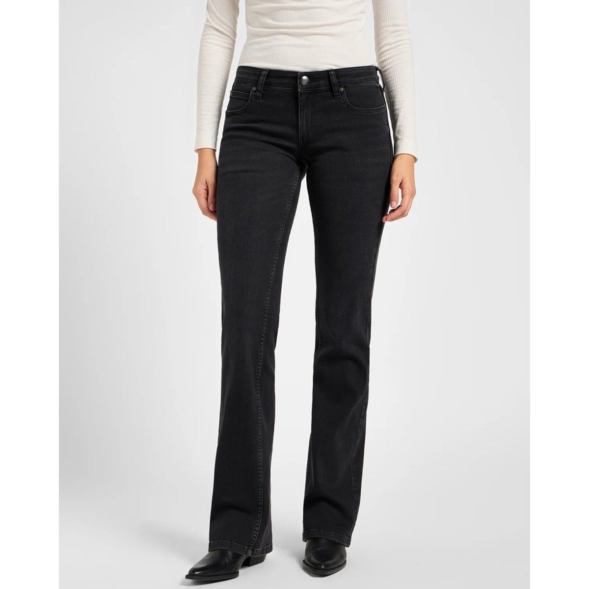 Klassische Bootcut-Jeans in Schwarz