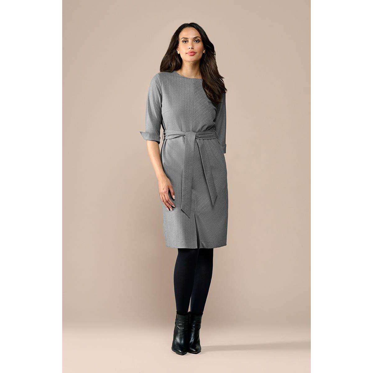 Elegantes Nadelstreifenkleid mit Gürtel