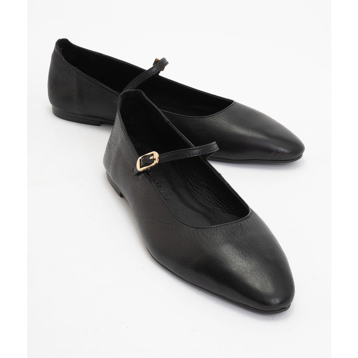 Minimalistische Mary-Jane-Flachschuhe aus Leder