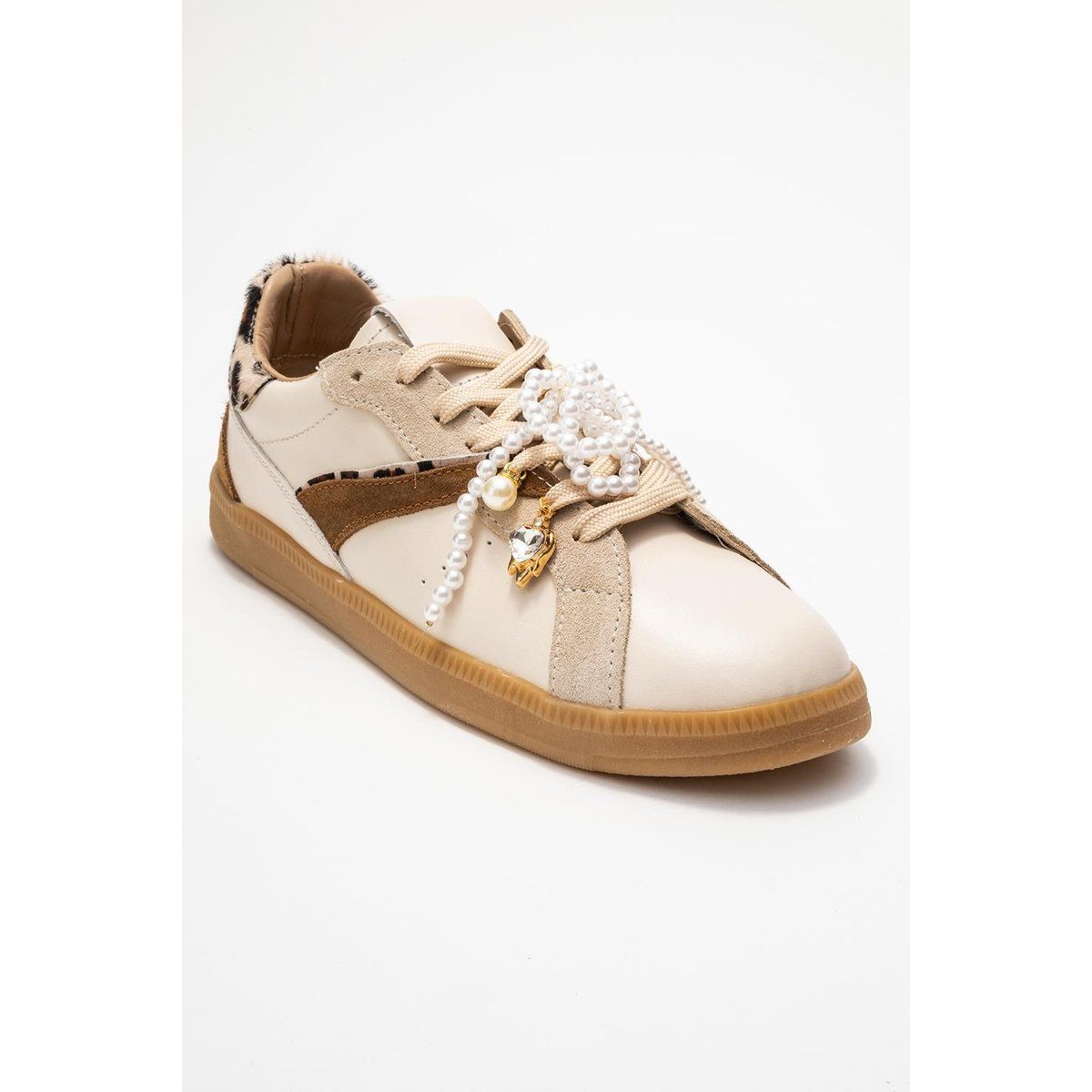 Elegante Leder-Sneaker mit Perlenverzierung