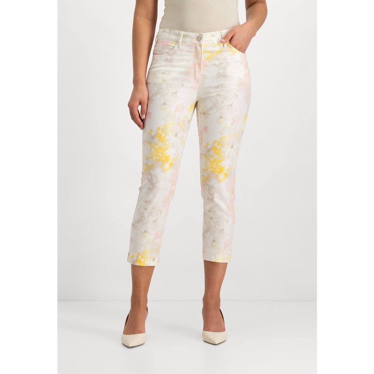 Hochtaillierte 7/8-Hose mit Blumenmuster
