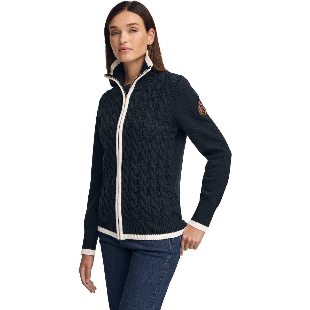 Strickjacke mit Zopfmuster und Patch
