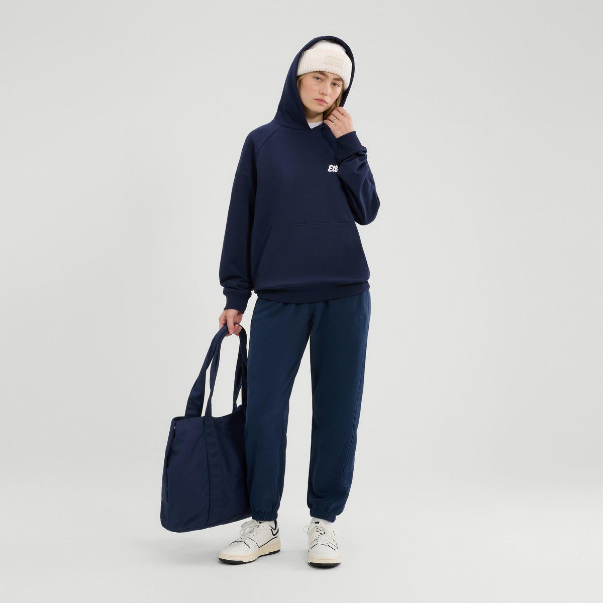 Locker geschnittener Raglan-Logo-Kapuzenpullover