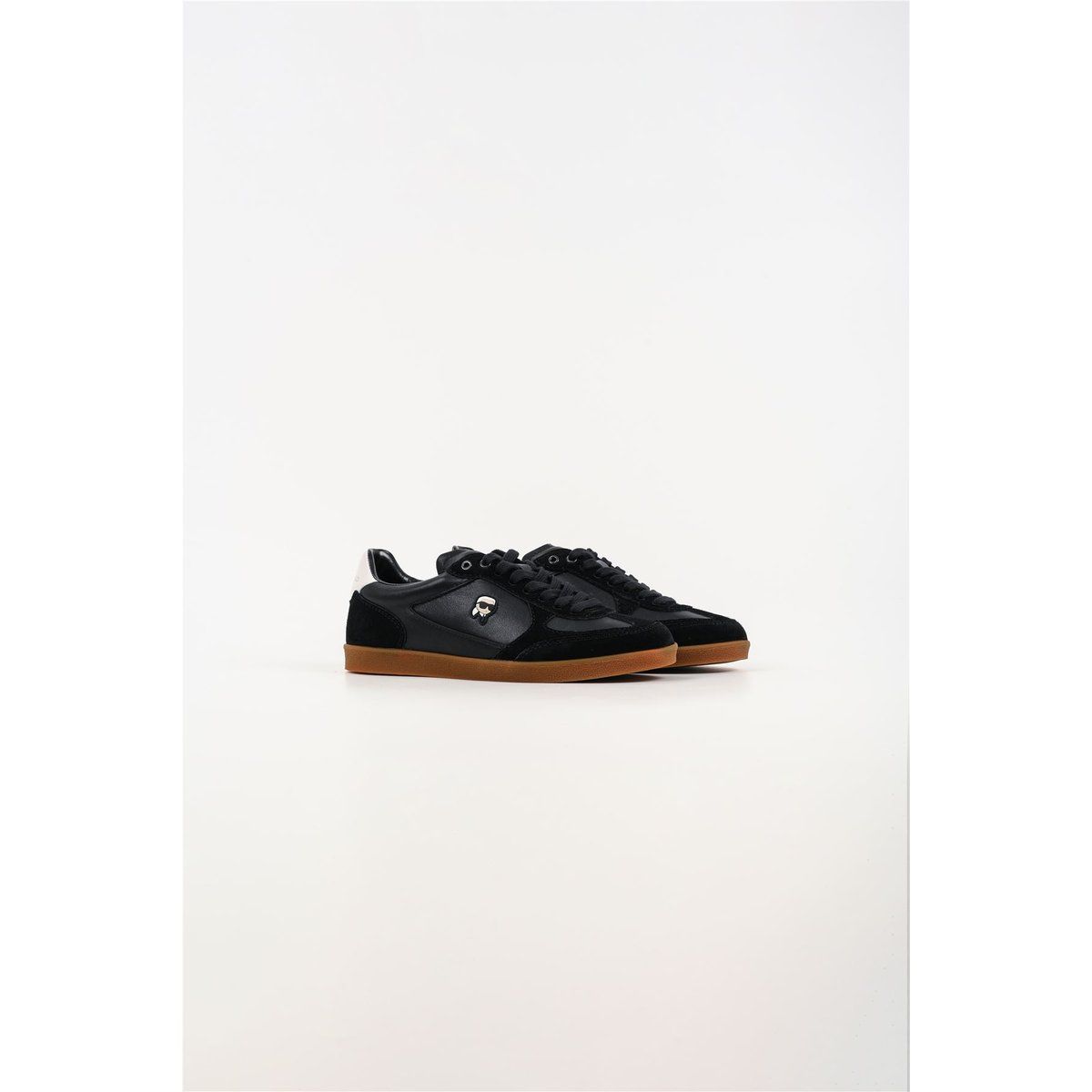 Flache Leder-Sneaker mit Gummisohle