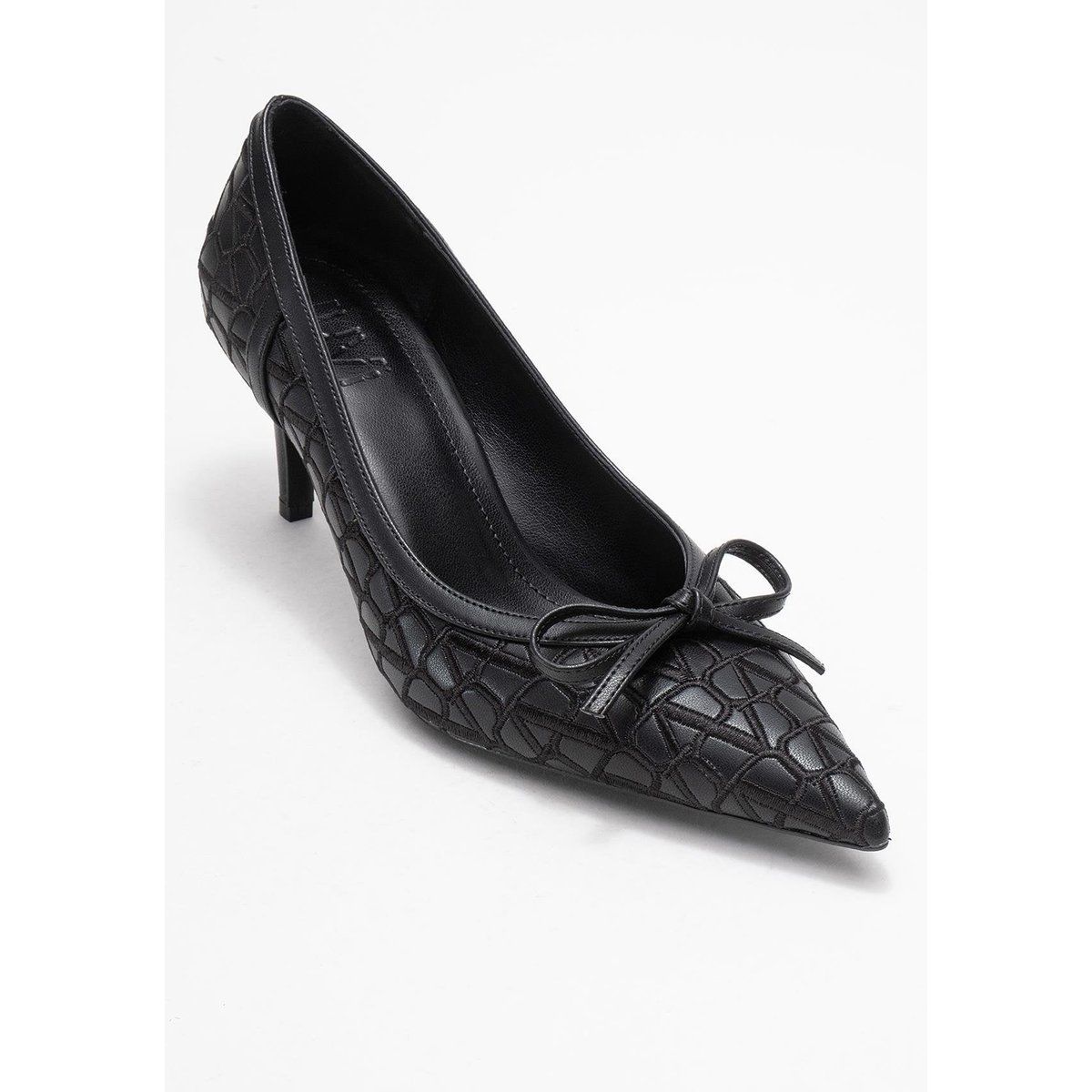 Spitze Pumps mit zarter Schleife