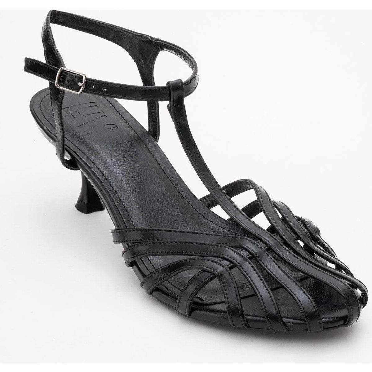 Elegante Riemchensandalen im Cage-Look