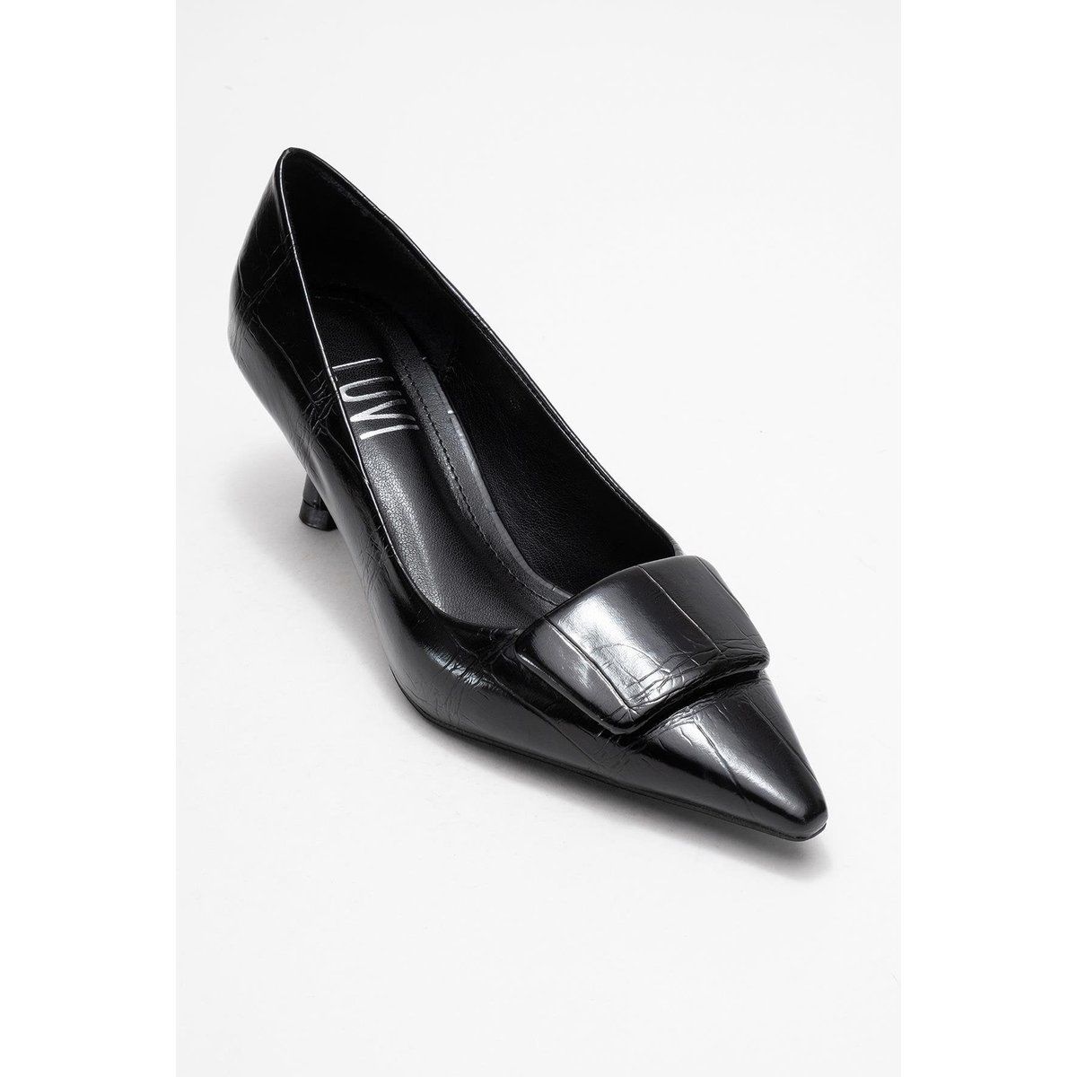 Spitze Pumps mit quadratischer Schnalle