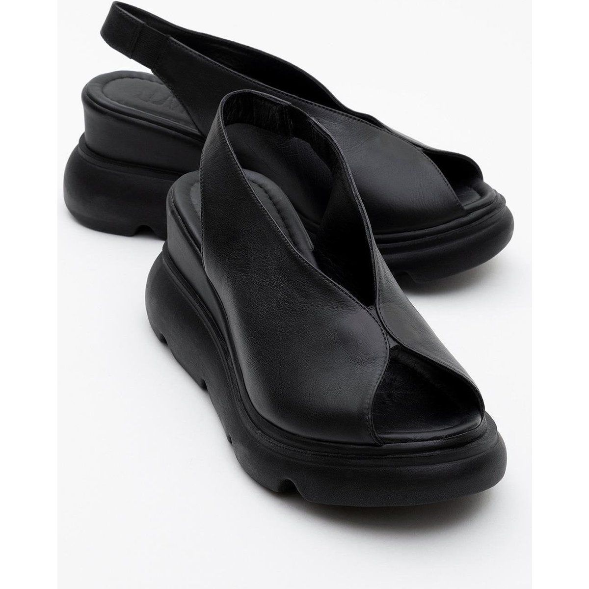 Plateau-Leder-Sandalen mit offener Zehenpartie