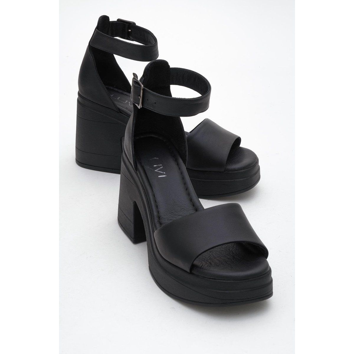 Plateau-Sandalen aus Nappaleder mit Knöchelriemen