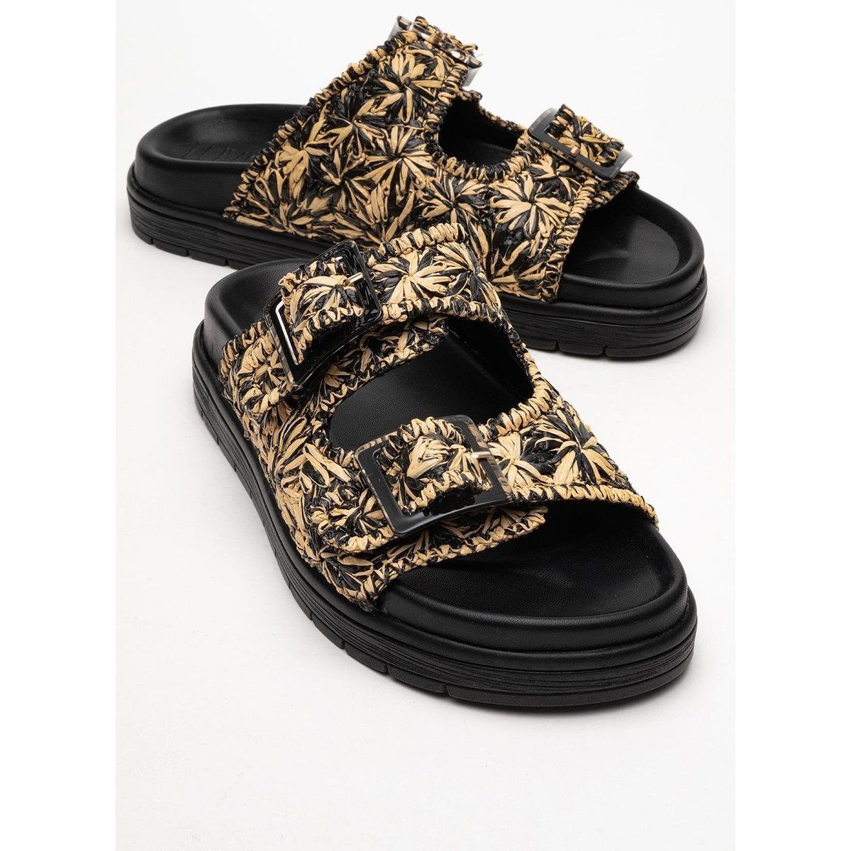 Geflochtene Doppelriemen-Sandalen mit Schnalle