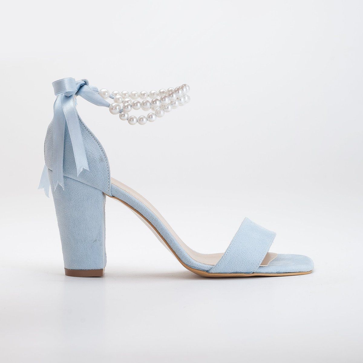 Elegante Blockabsatz-Sandalen mit Perlen