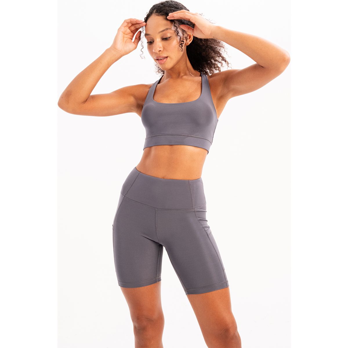 Minimalistischer Sport-BH mit Kreuzrücken