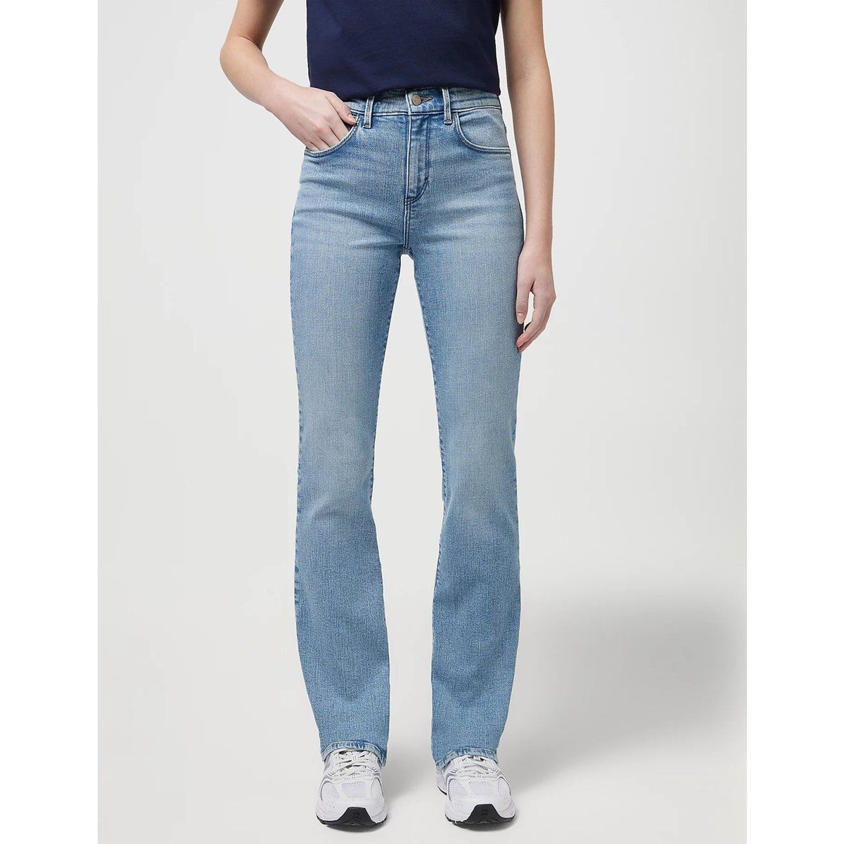 Klassische Bootcut-Jeans mit mittlerer Leibhöhe