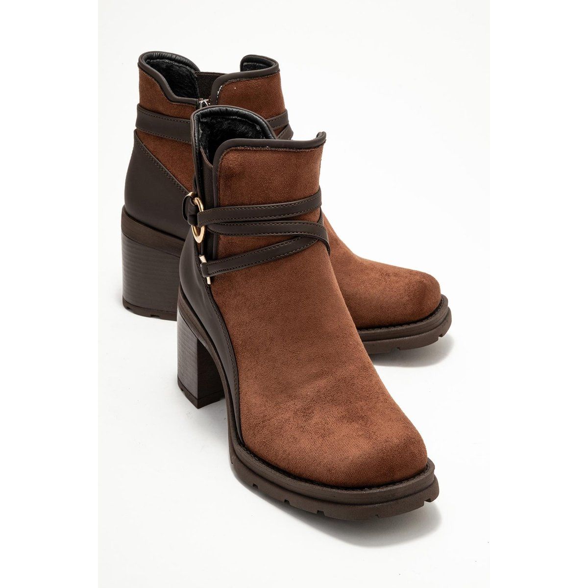 Moderne Stiefelette mit Blockabsatz