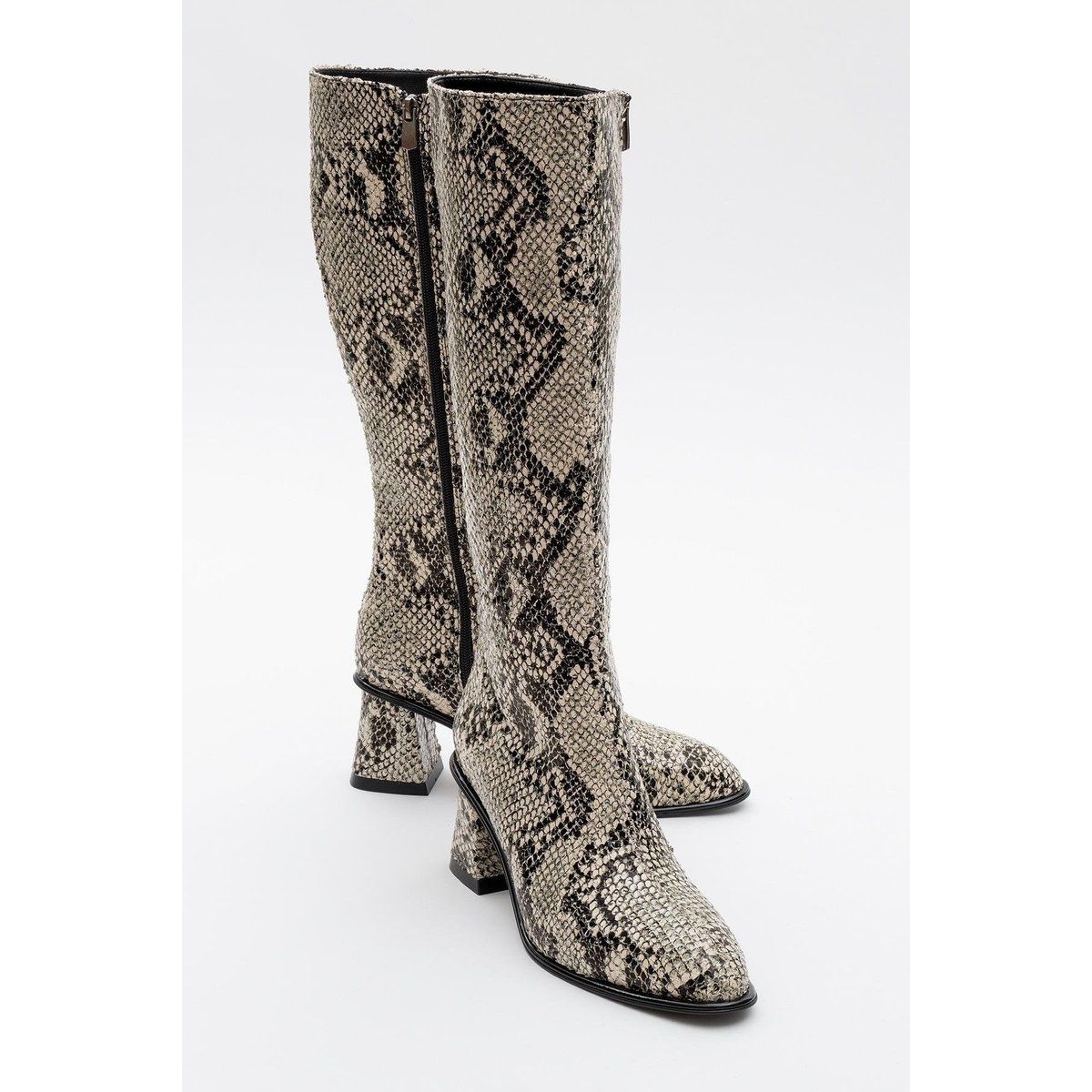 Blockabsatz-Stiefel mit Schlangenmuster
