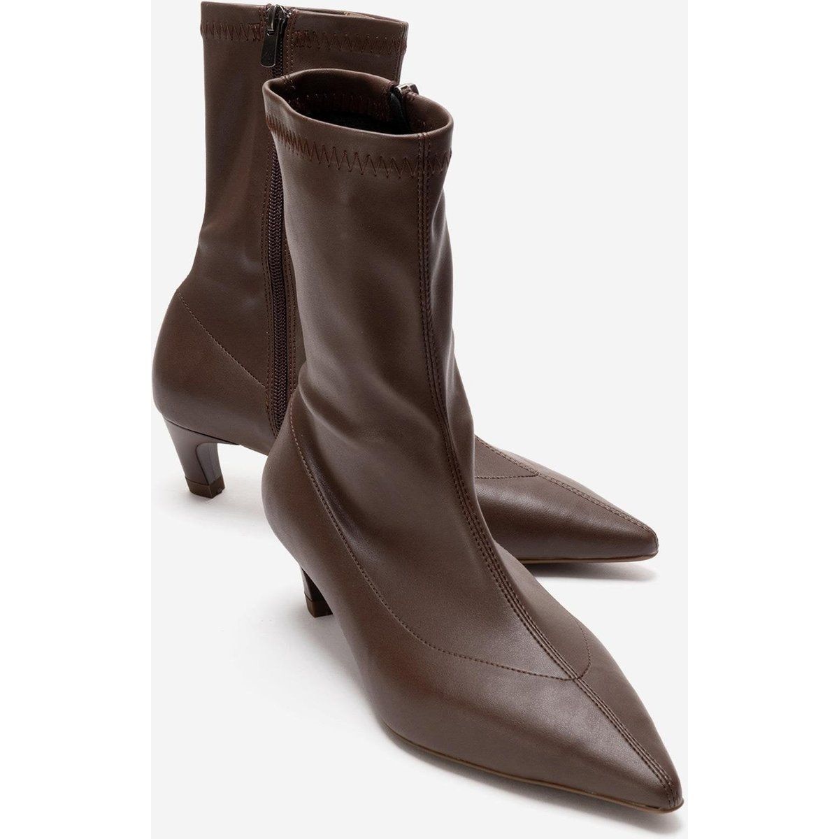 Elegante Kitten-Heel-Stiefel mit spitzer Kappe