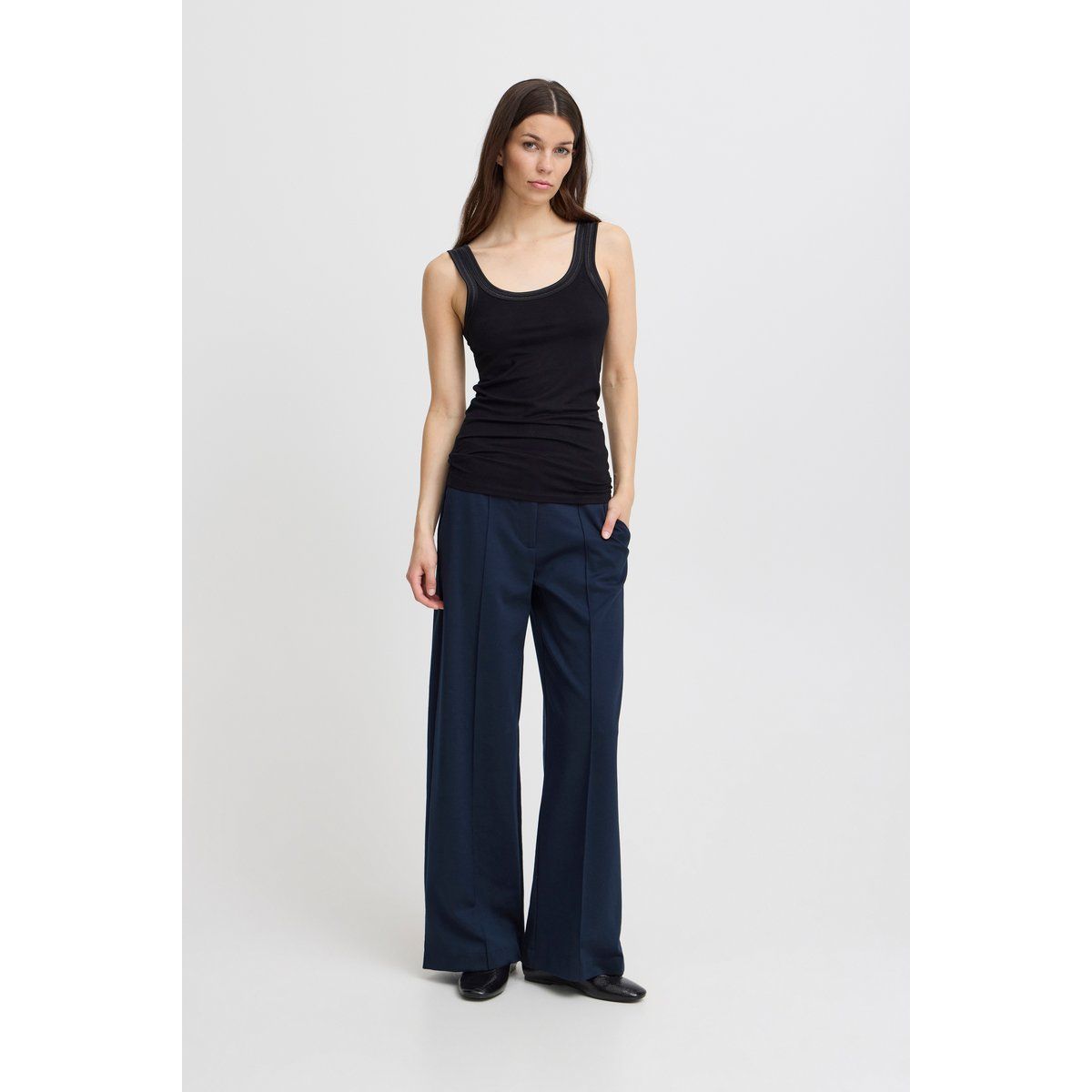Slim-Fit Tanktop mit breiten Trägern