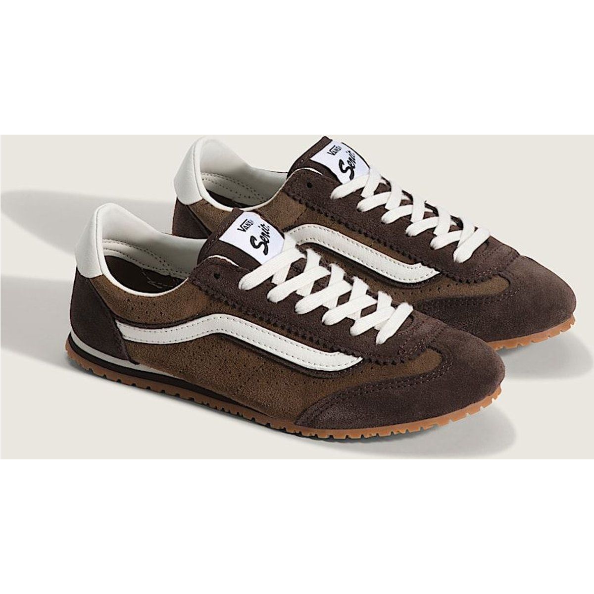Sportliche Low-Top-Sneaker aus Wildleder im Retro-Stil