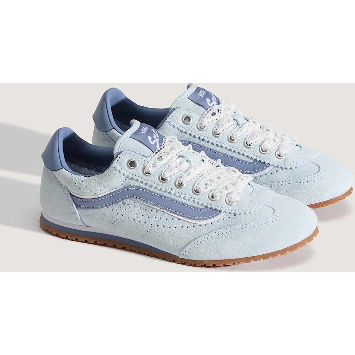 Vintage-inspirierter Sneaker aus Wildleder