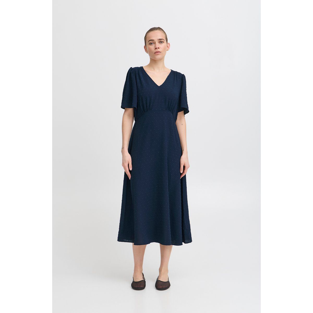 Gepunktetes A-Linien-Midikleid