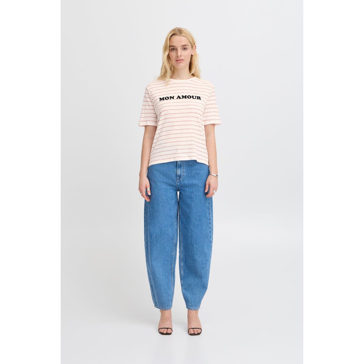 Gestreiftes Mon Amour Grafik-T-Shirt