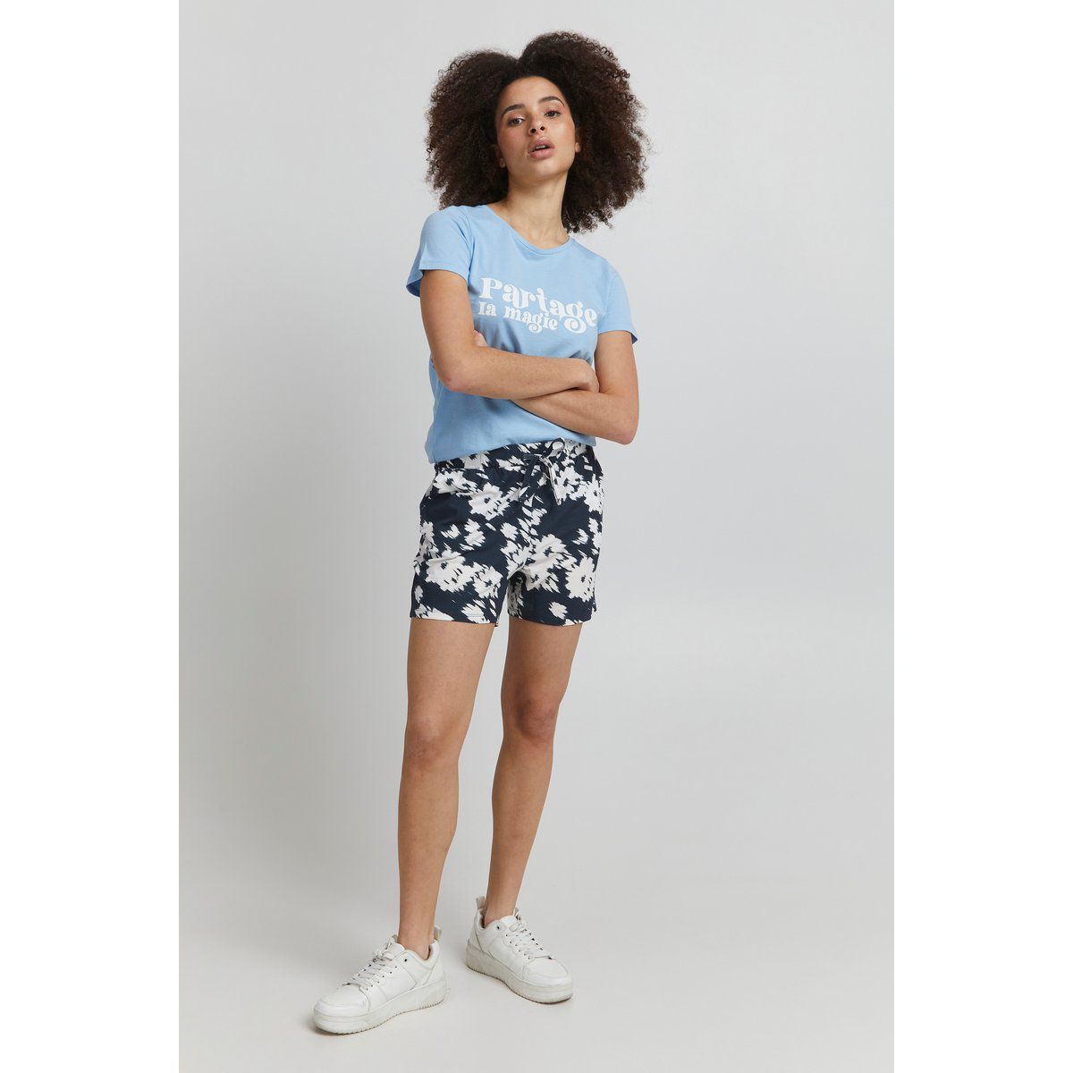 Shorts mit abstraktem Muster