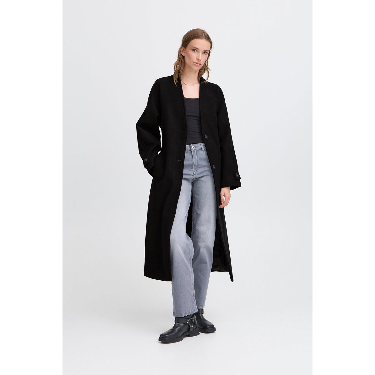 Minimalistischer kragenloser langer Mantel