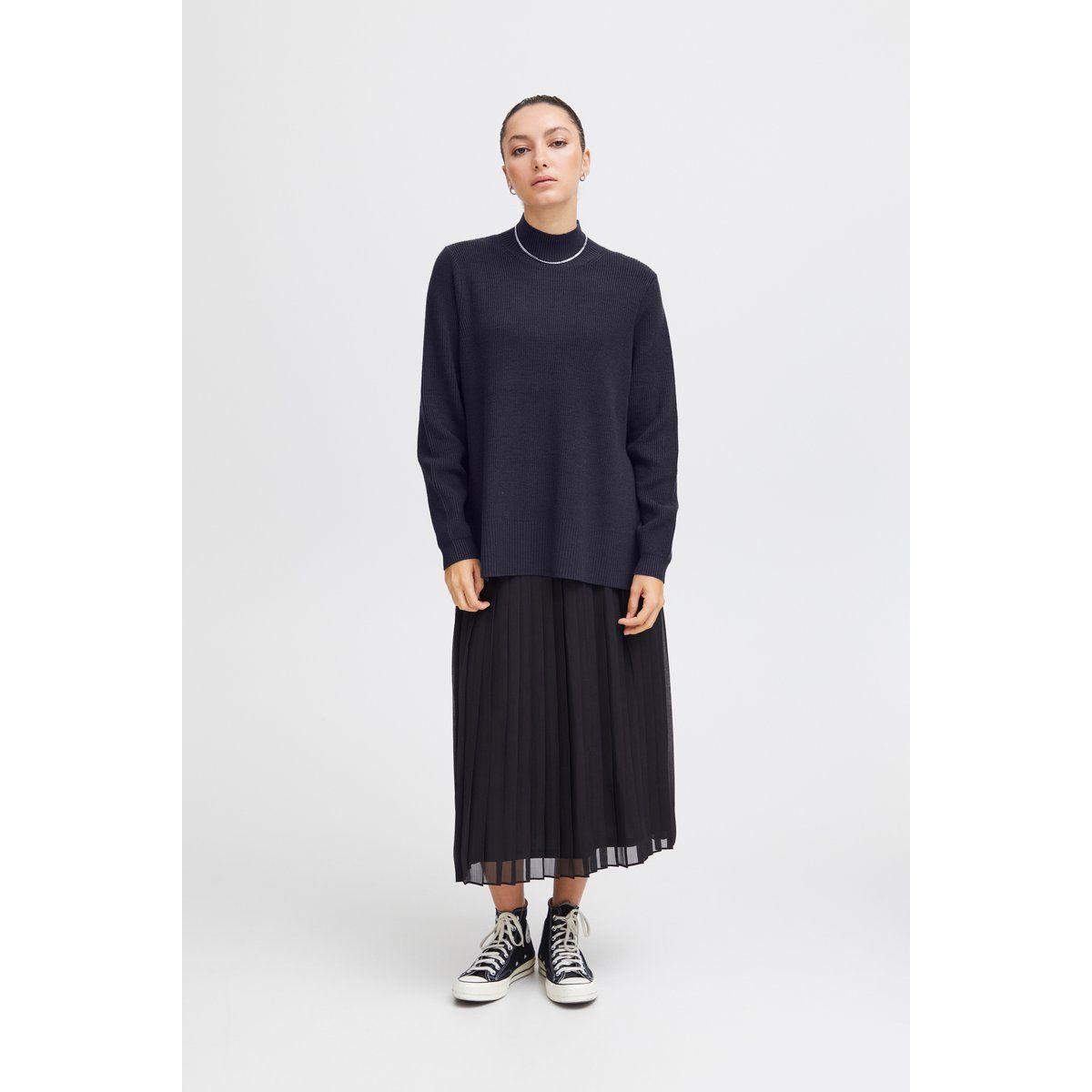 Lockerer Rippstrick-Pullover mit Stehkragen
