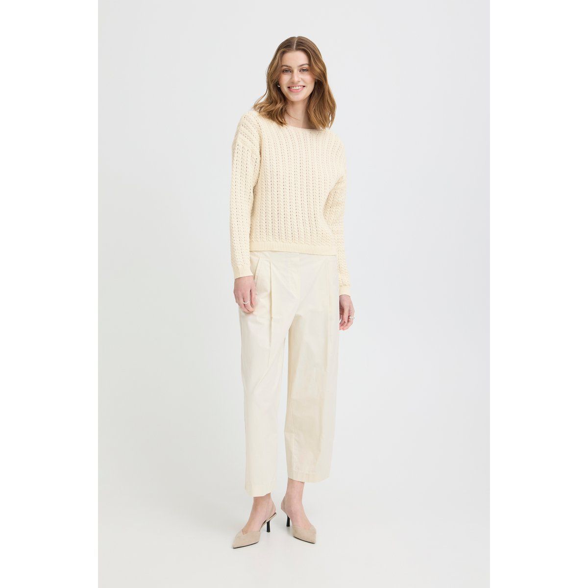Texturierter Zopfstrickpullover mit Rundhals
