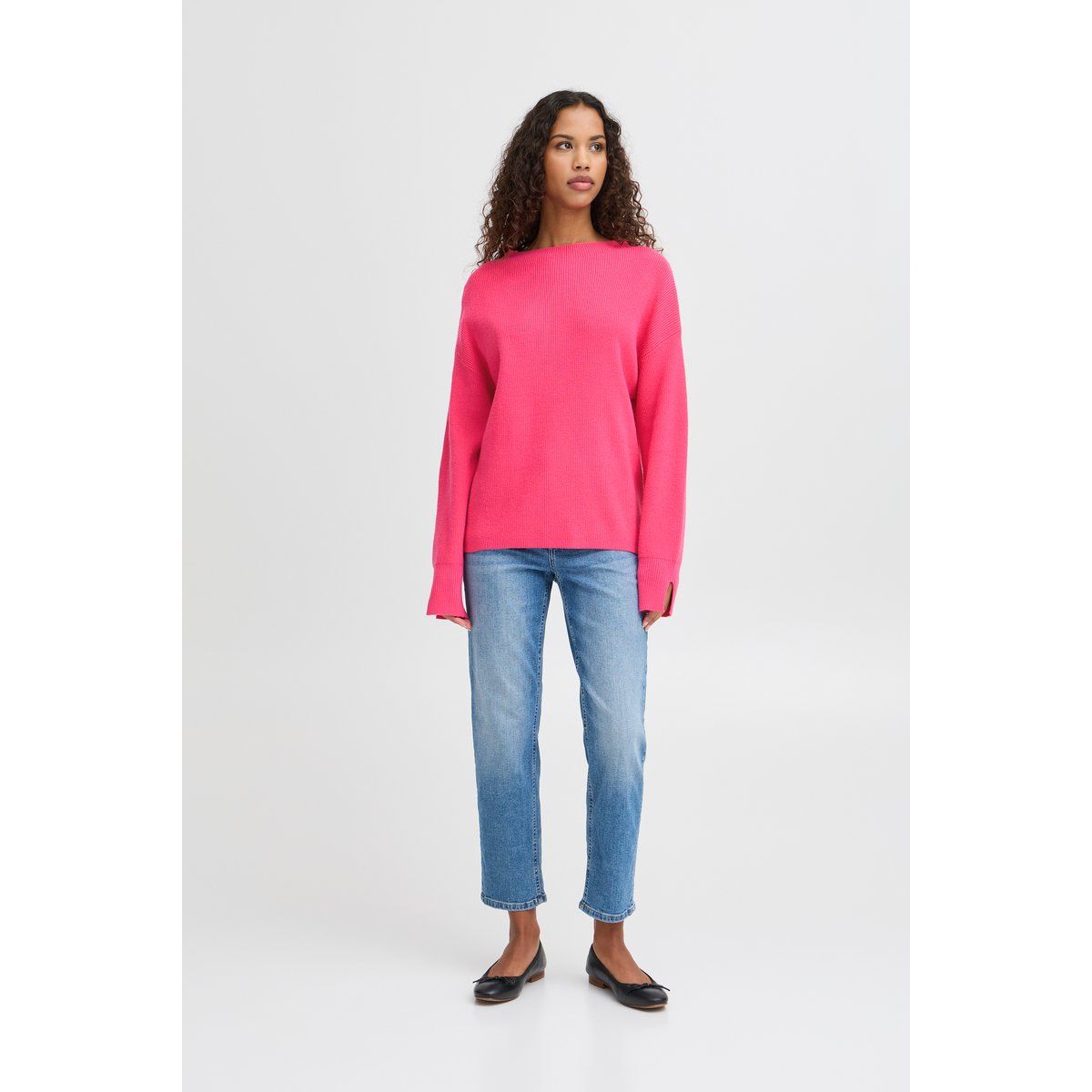 Rippenstrick-Pullover mit geschlitzten Bündchen