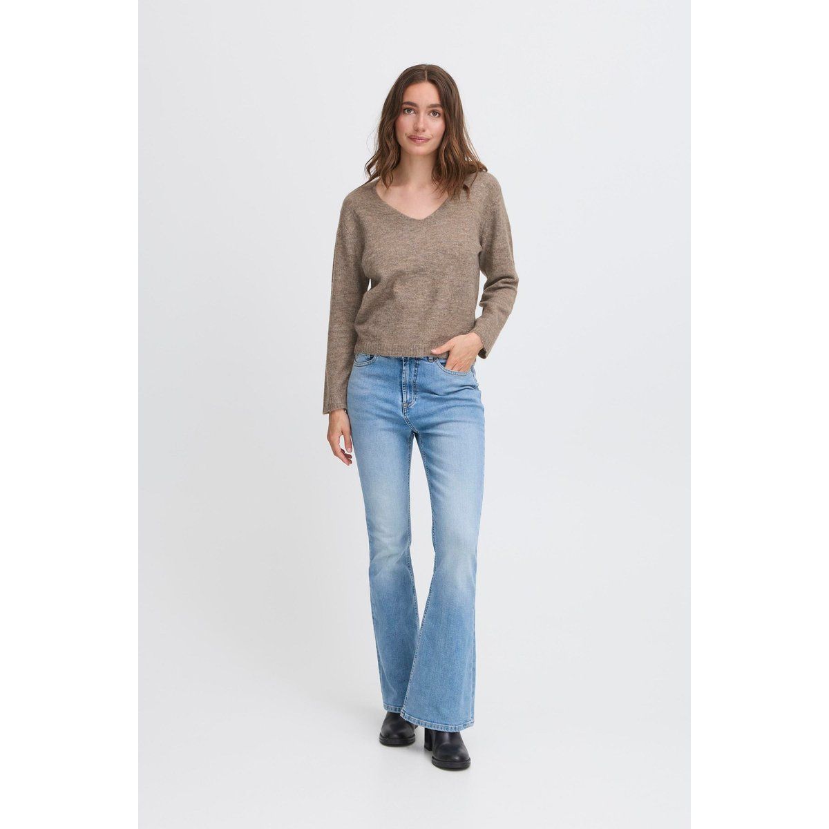 Lockerer Strickpullover mit V-Ausschnitt