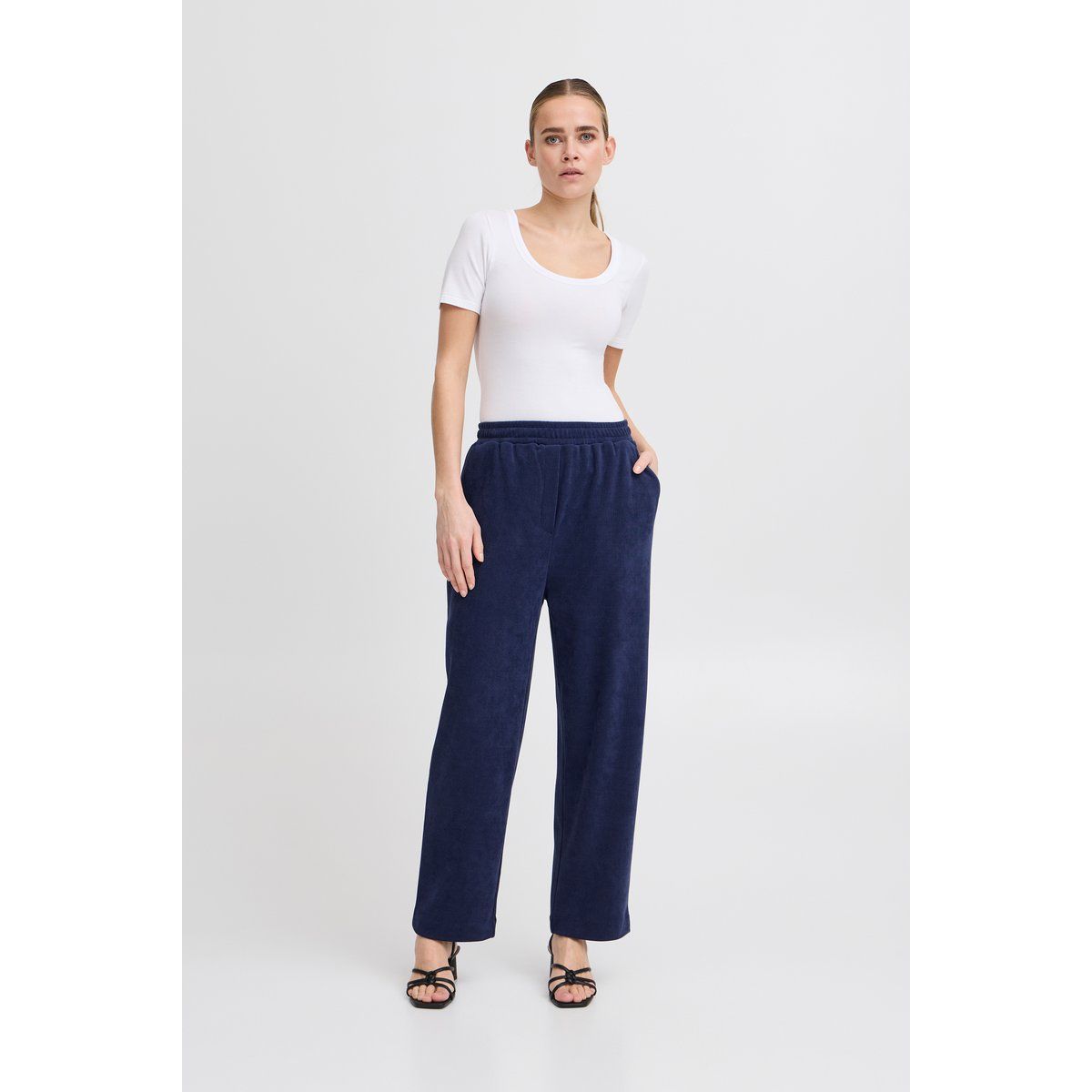 Minimalistische Stoffhose mit elastischem Bund