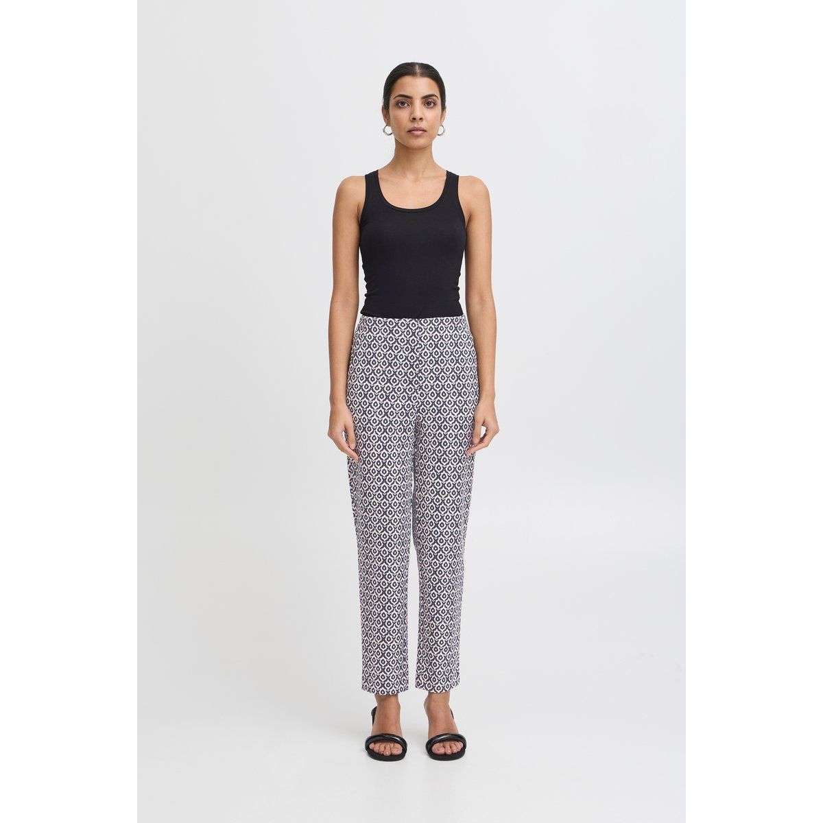 Gerade geschnittene Hose mit Geometriemuster