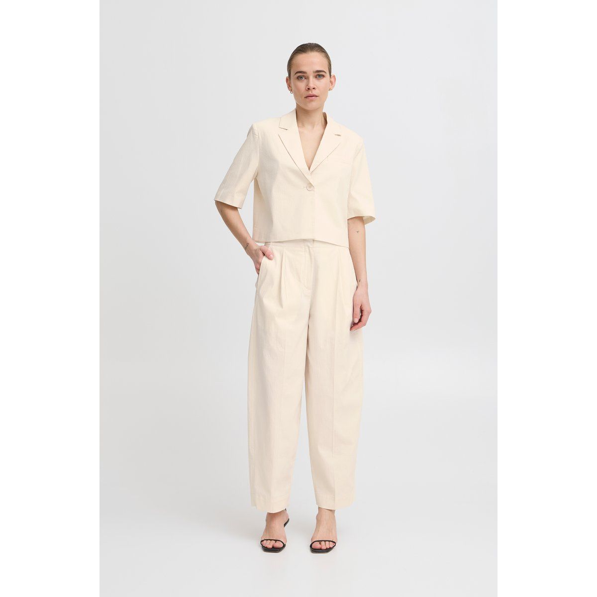 Bundfaltenhose mit hoher Taille