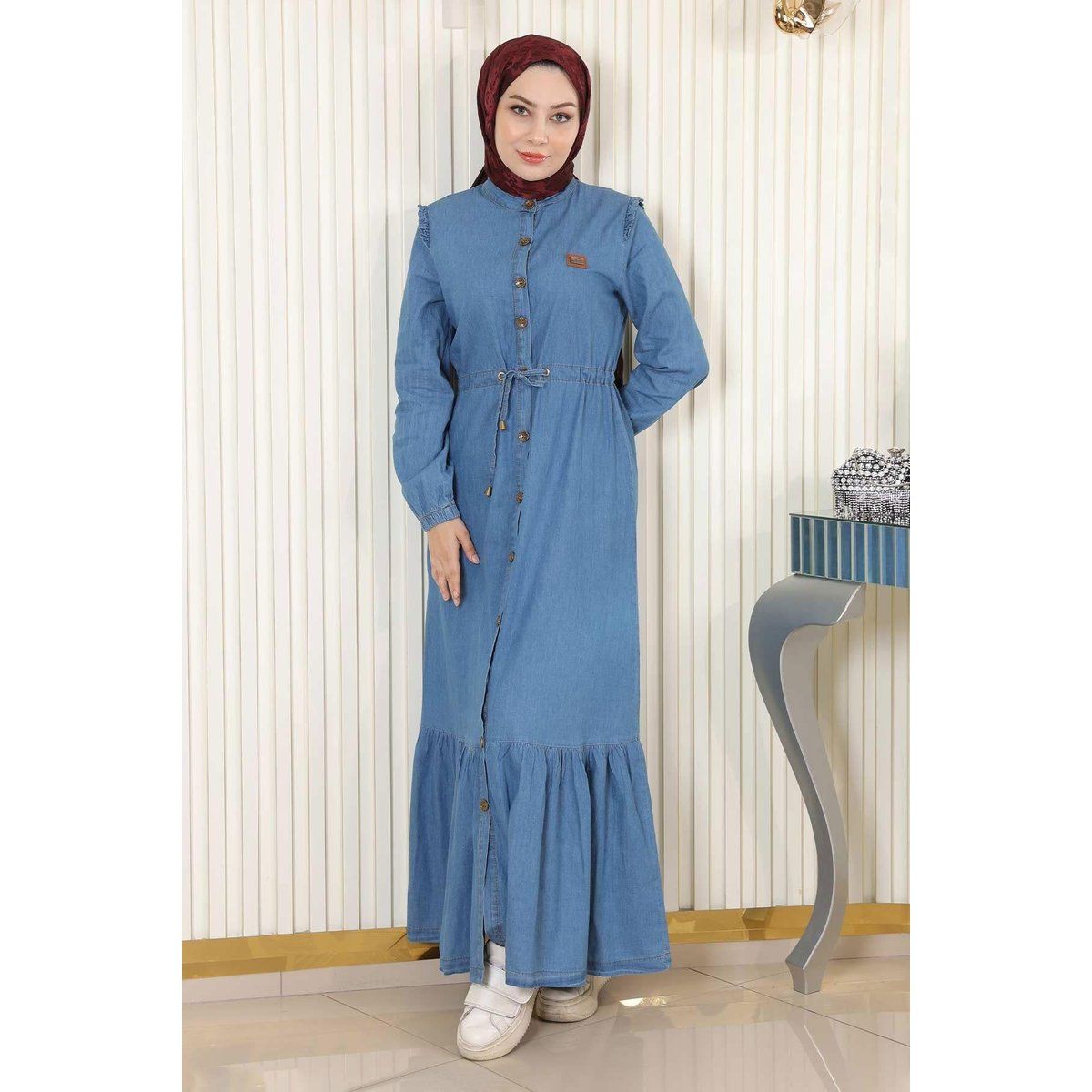 Geknöpftes Denim-Maxikleid mit Taillenschnürung