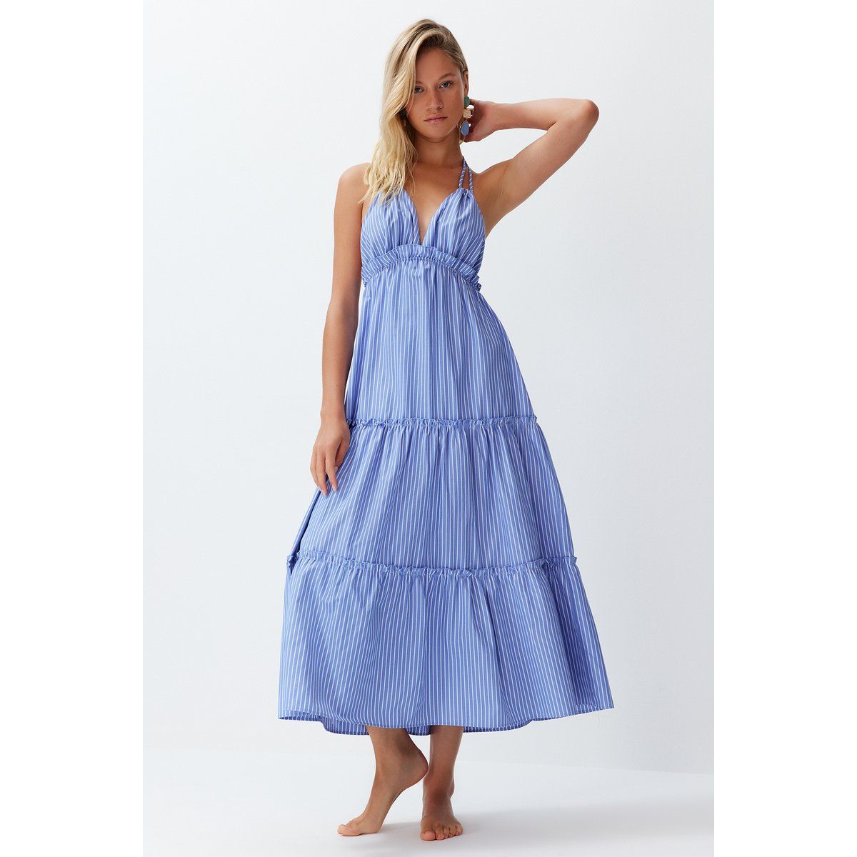 Gestreiftes Halfter-Stufen-Maxikleid