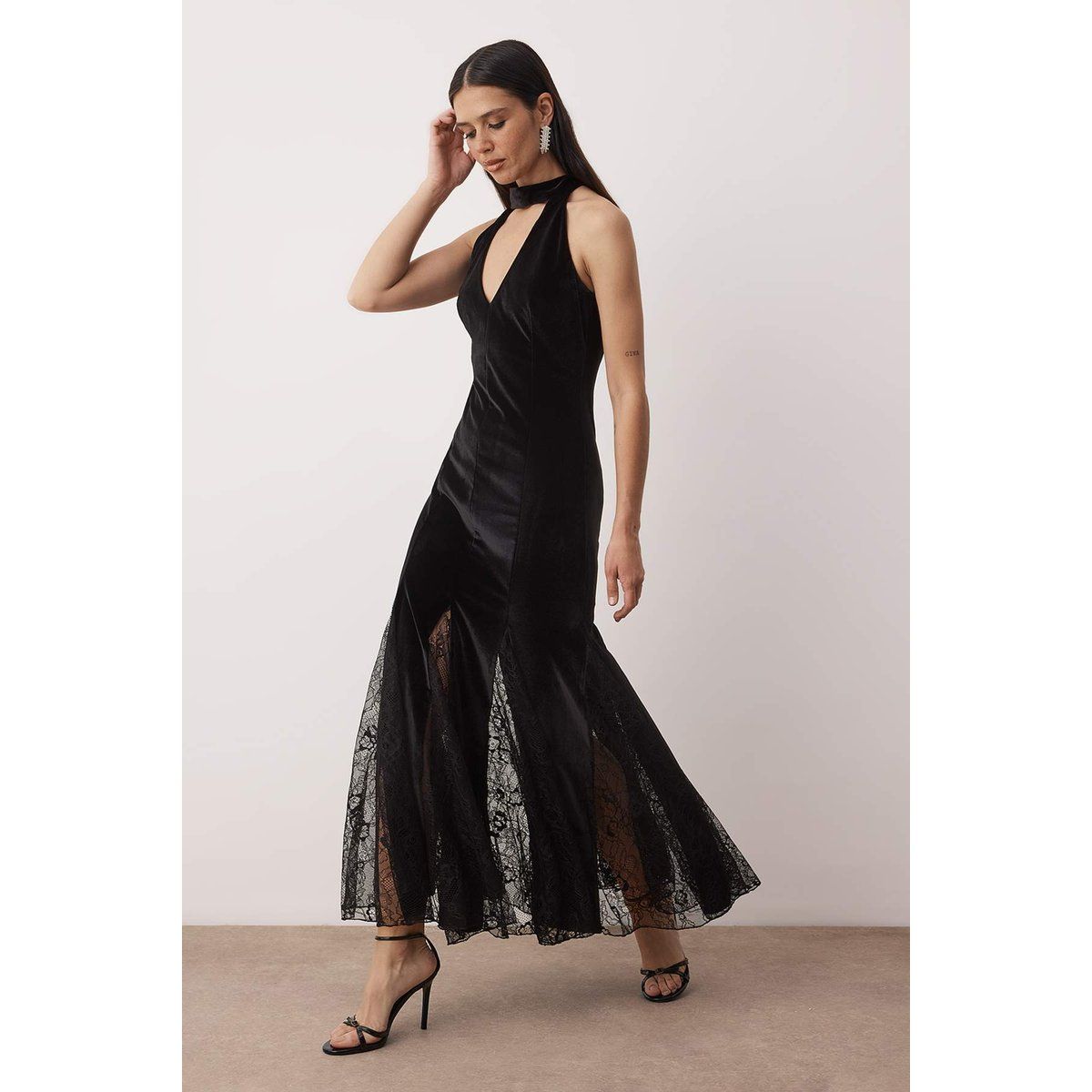 Elegantes Maxikleid mit Samt und Spitze