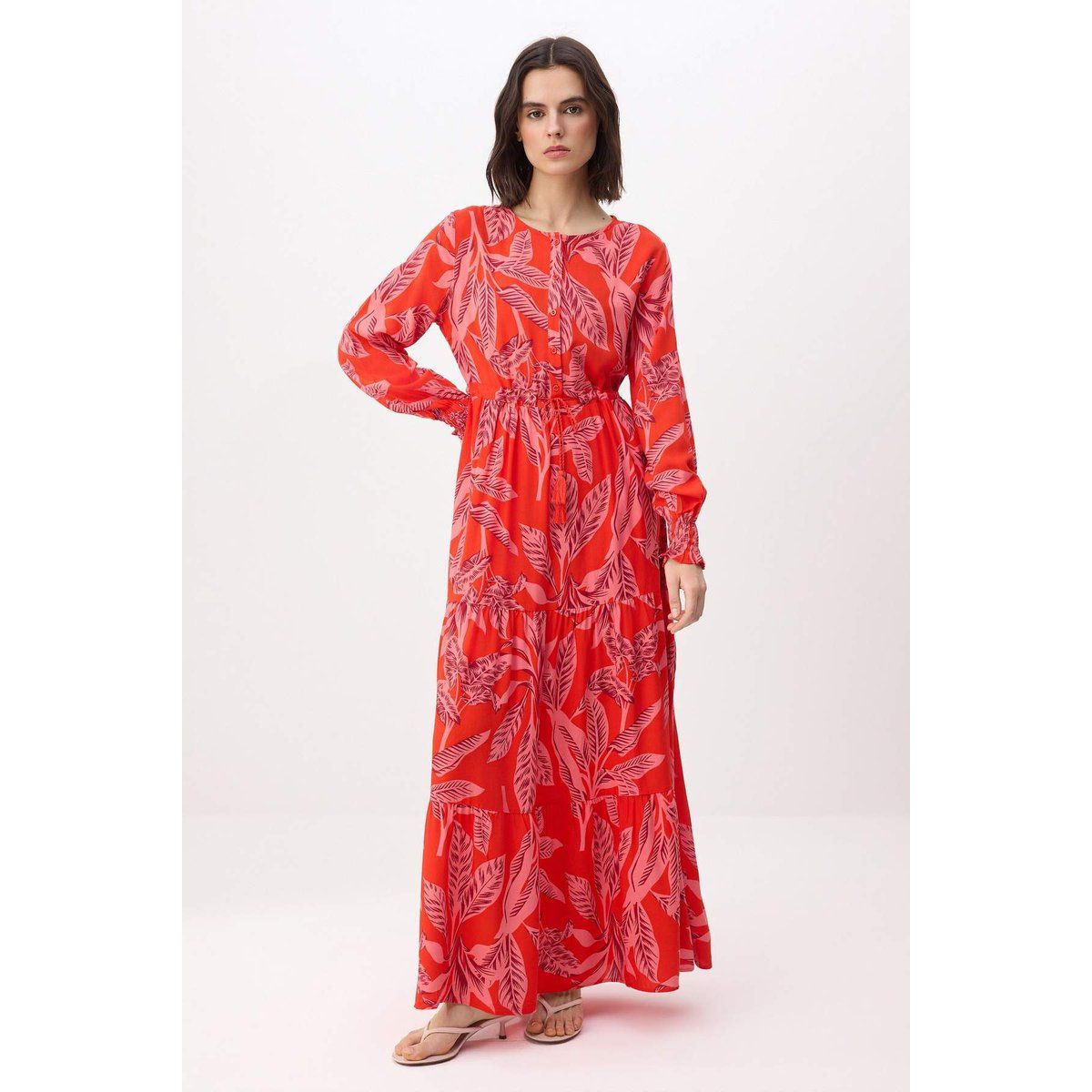 Maxi-Kleid mit Blättermuster und Knöpfen