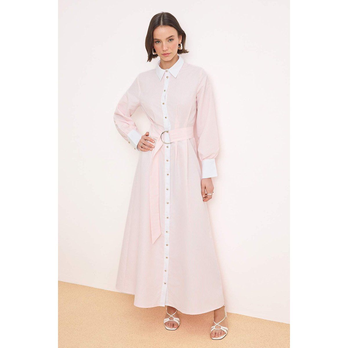 Gestreiftes Maxi-Hemdblusenkleid mit Gürtel