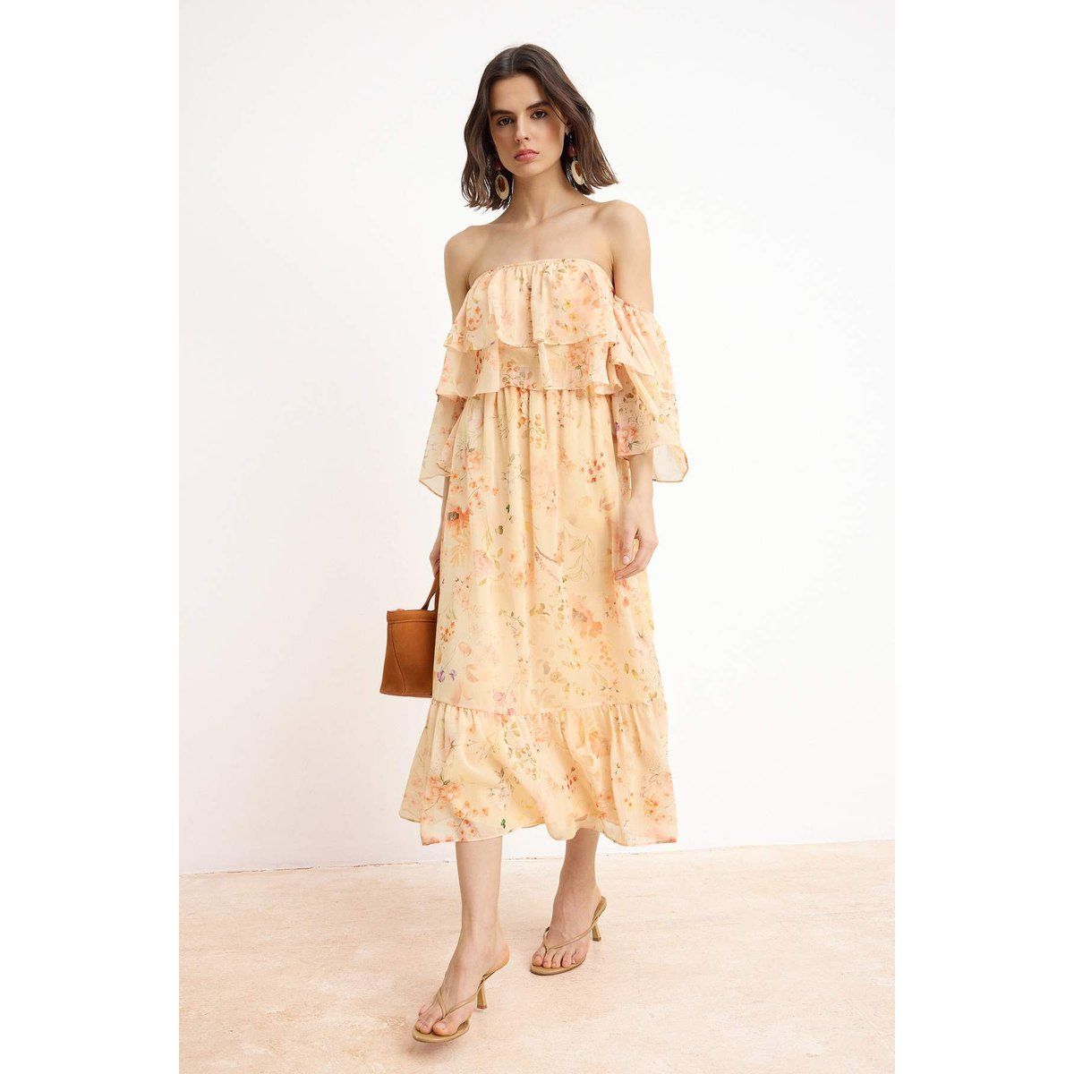 Schulterfreies Maxikleid mit Blumenmuster