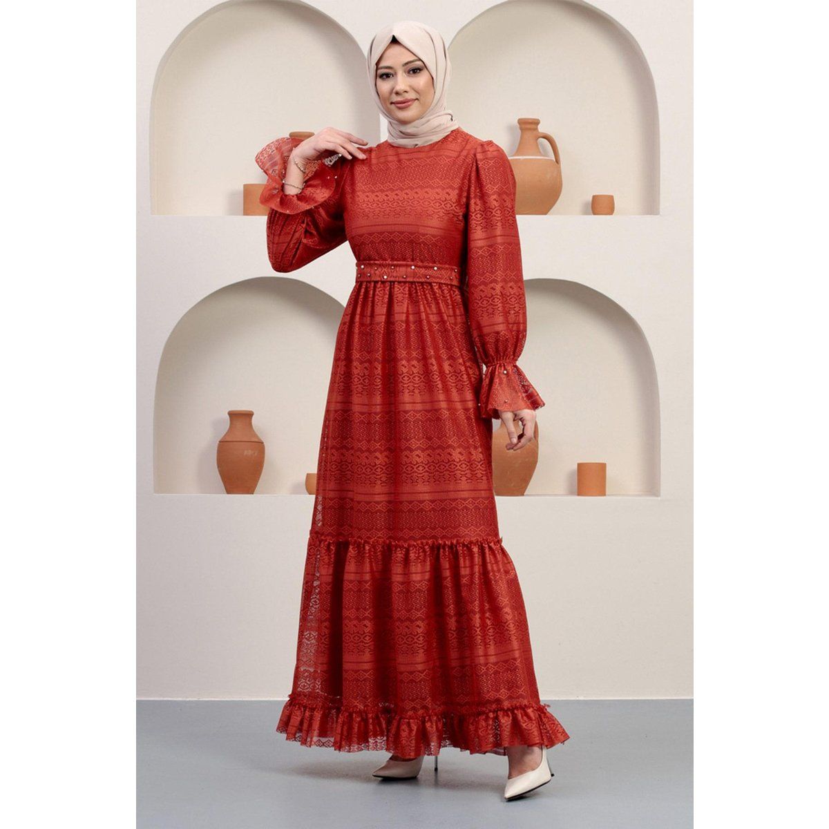 Perlenbesetztes Spitzen-Maxikleid