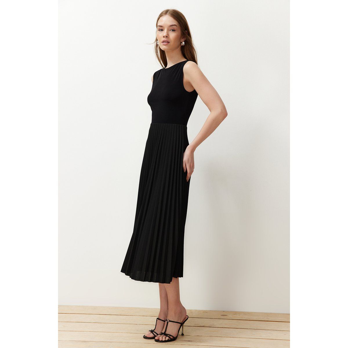 Elegantes Ärmelloses Midi-Plisseekleid